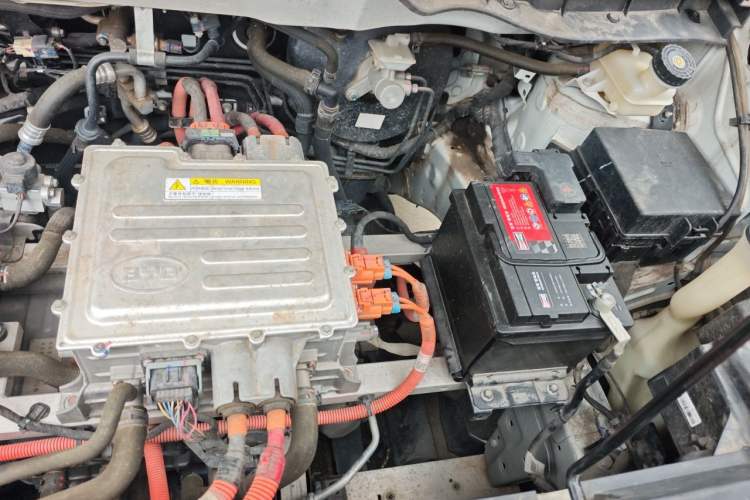 Used BYD Yuan Pro 2021 401 km Luxury Version Engine Bay Left
