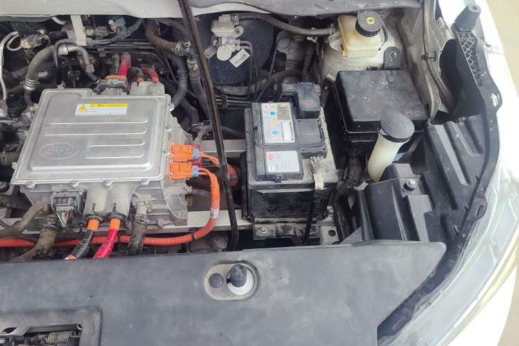 Used BYD Yuan Pro 2021 "Love for a Lifetime" Edition Engine Bay Left