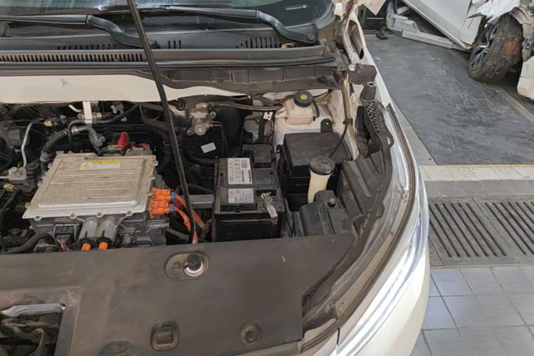 Used BYD Yuan Pro 2021 401 km Luxury Version Engine Bay Left