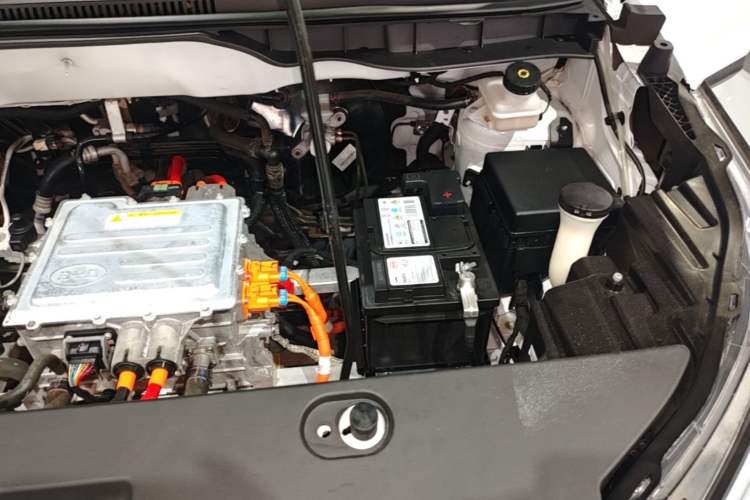 Used BYD Yuan Pro 2021 401 km Deluxe Version Engine Bay Left