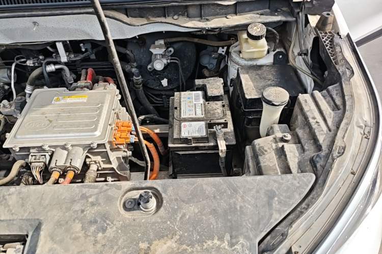 Used BYD Yuan Pro 2021 401 km Luxury Version Engine Bay Left