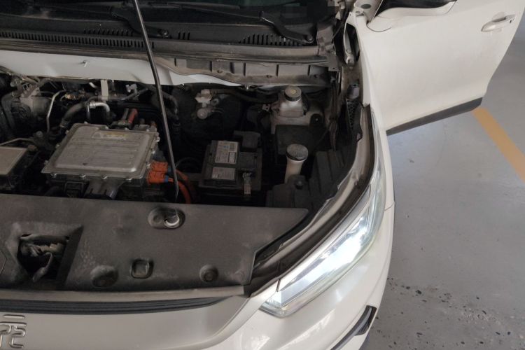 Used BYD Yuan Pro 2021 401 km Luxury Version Engine Bay Left