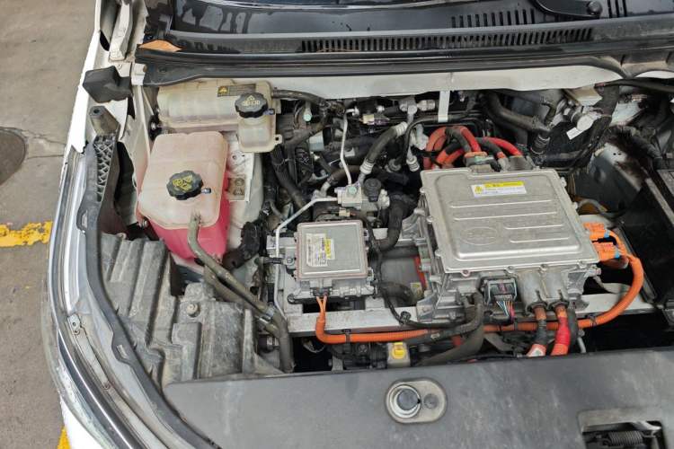 Used BYD Yuan Pro 2021 401 km Deluxe Version Engine Bay Right