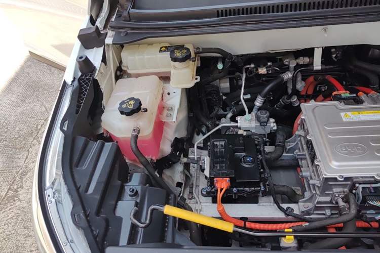 Used BYD Yuan Pro 2021 401 km Luxury Version Engine Bay Right