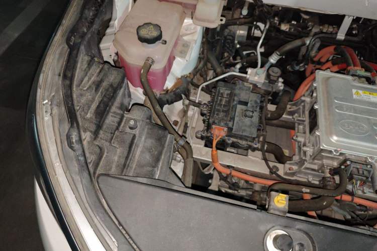 Used BYD Yuan Pro 2021 401 km Luxury Version Engine Bay Right