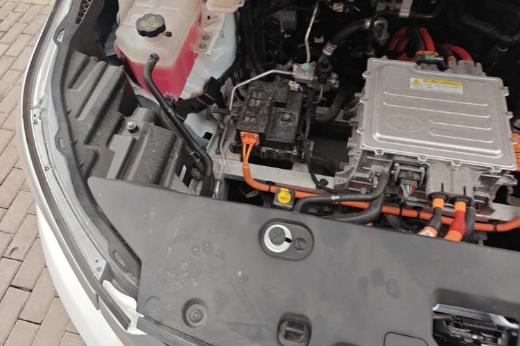 Used BYD Yuan Pro 2021 401 km Luxury Version Engine Bay Right