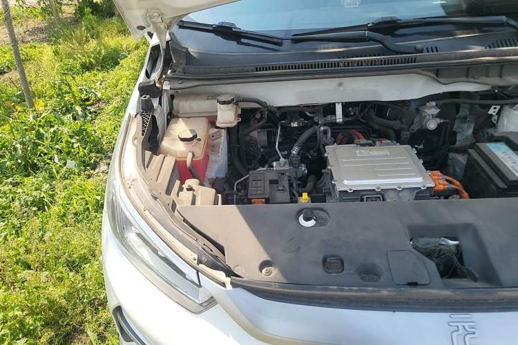 Used BYD Yuan Pro 2021 "Love for a Lifetime" Edition Engine Bay Right