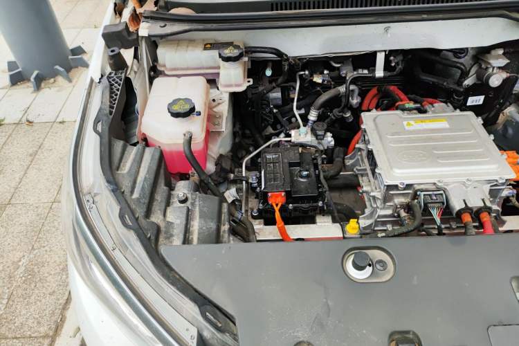 Used BYD Yuan Pro 2021 401 km Deluxe Version Engine Bay Right