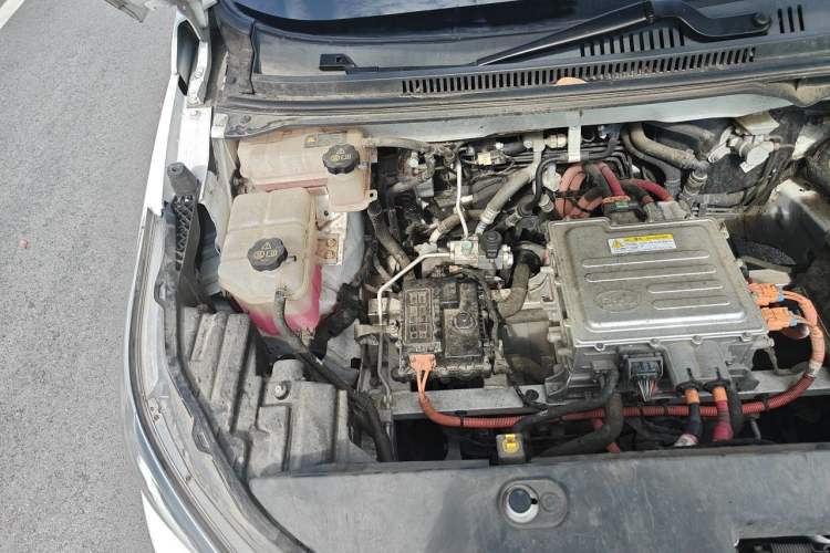 Used BYD Yuan Pro 2021 401 km Deluxe Version Engine Bay Right