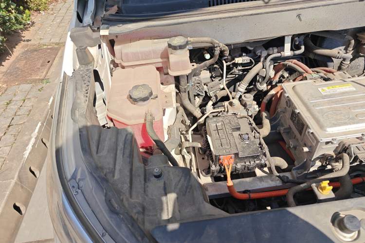 Used BYD Yuan Pro 2021 401 km Deluxe Version Engine Bay Right