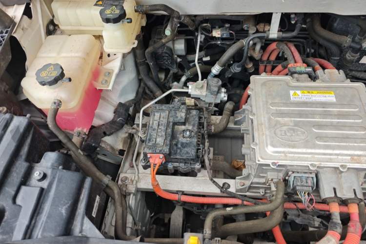Used BYD Yuan Pro 2021 401 km Luxury Version Engine Bay Right