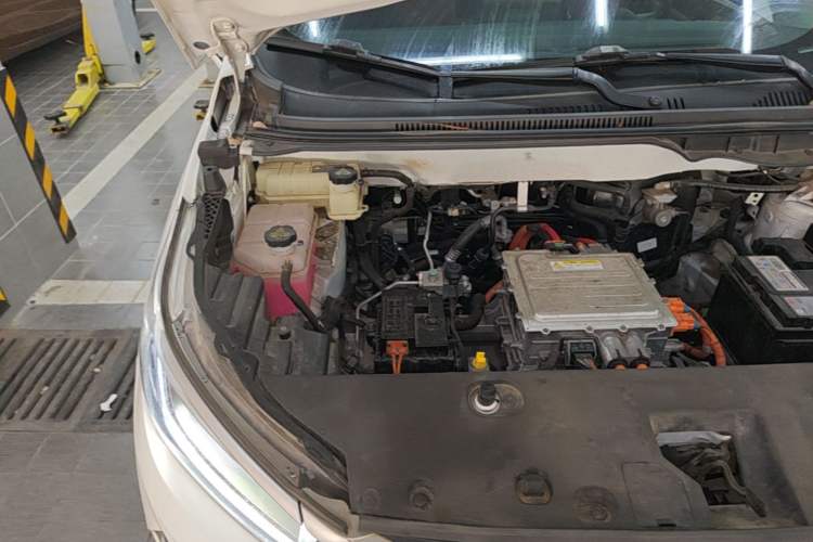 Used BYD Yuan Pro 2021 401 km Luxury Version Engine Bay Right