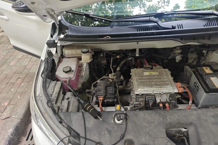 Used BYD Yuan Pro 2021 401 km Luxury Version Engine Bay Right