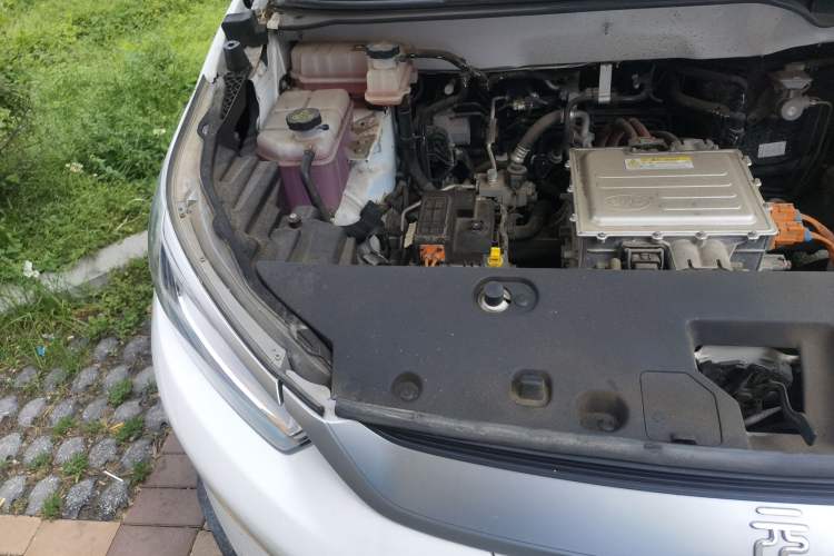 Used BYD Yuan Pro 2021 401 km Deluxe Version Engine Bay Right