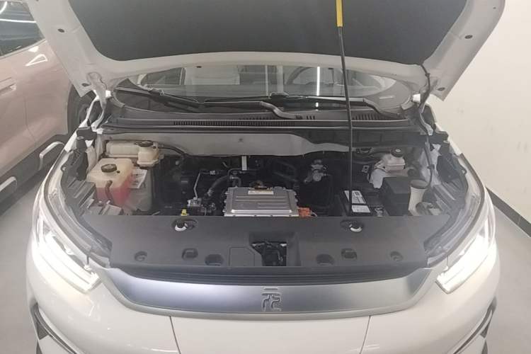 Used BYD Yuan Pro 2021 "Love for a Lifetime" Edition Engine Bay