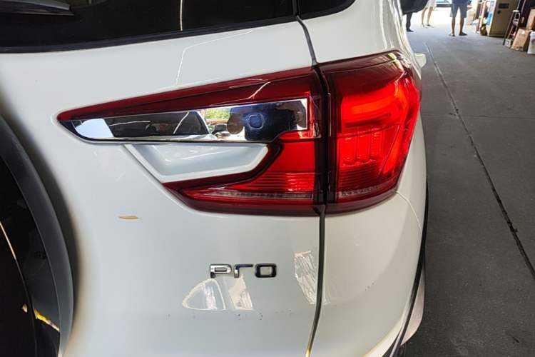 Used BYD Yuan Pro 2021 401 km Deluxe Version Exterior 3
