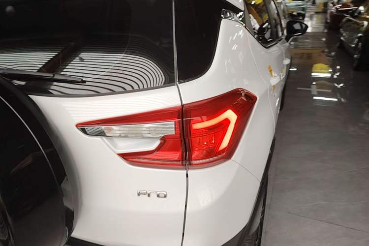 Used BYD Yuan Pro 2021 401 km Luxury Version Exterior 3