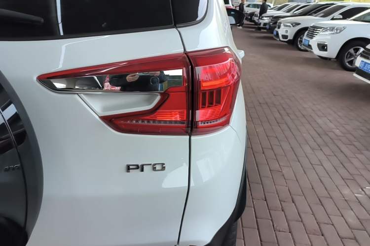 Used BYD Yuan Pro 2021 401 km Deluxe Version Exterior 3
