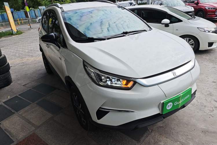 Used BYD Yuan Pro 2021 401 km Luxury Version Front Right 45 Deg
