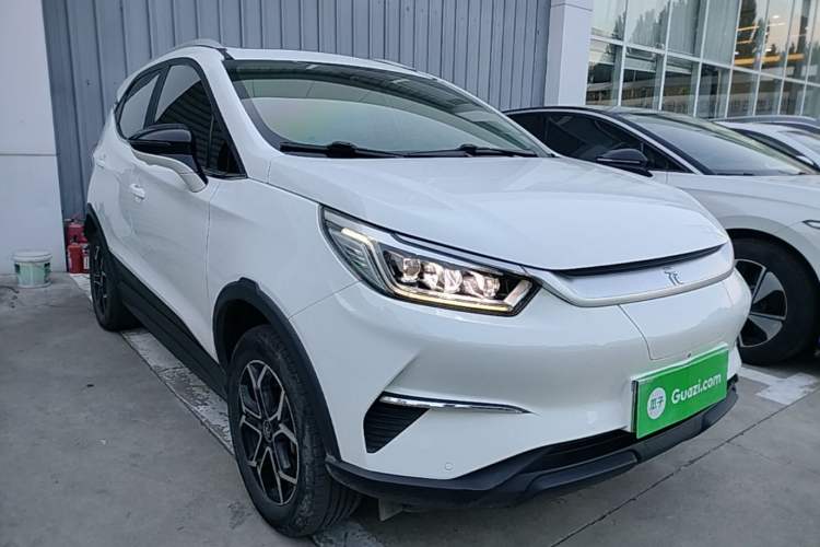 Used BYD Yuan Pro 2021 401 km Deluxe Version Front Right 45 Deg