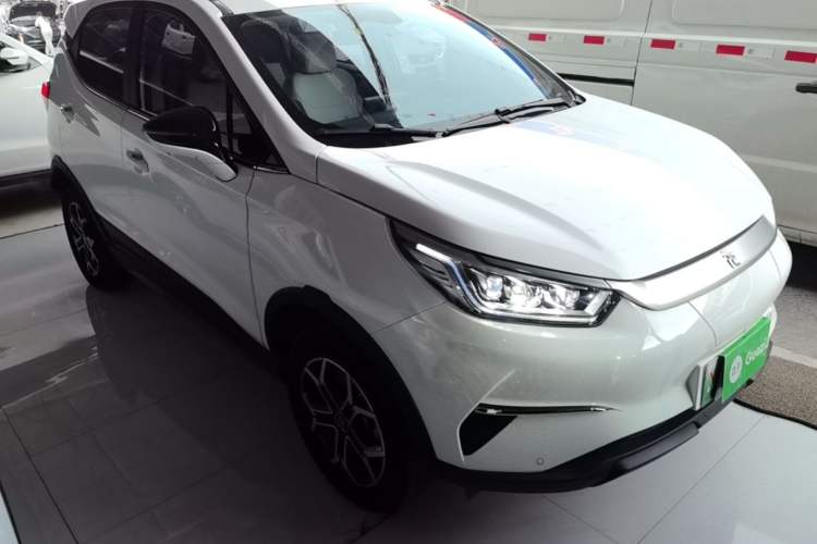Used BYD Yuan Pro 2021 401 km Deluxe Version Front Right 45 Deg