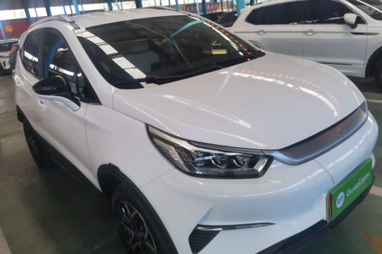 Used BYD Yuan Pro 2021 401 km Luxury Version Front Right 45 Deg