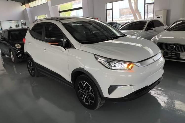 Used BYD Yuan Pro 2021 401 km Deluxe Version Front Right 45 Deg