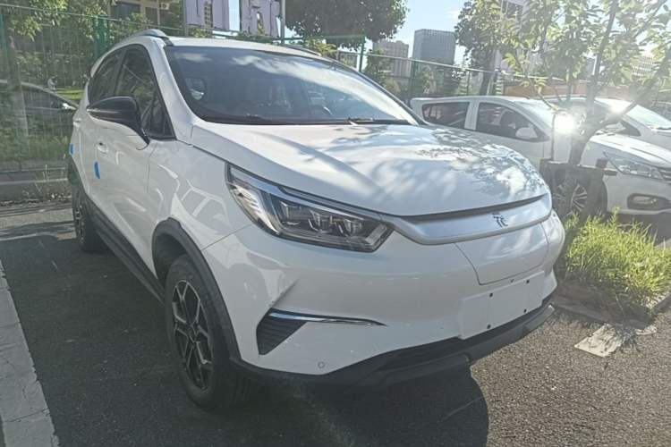 Used BYD Yuan Pro 2021 401 km Deluxe Version Front Right 45 Deg