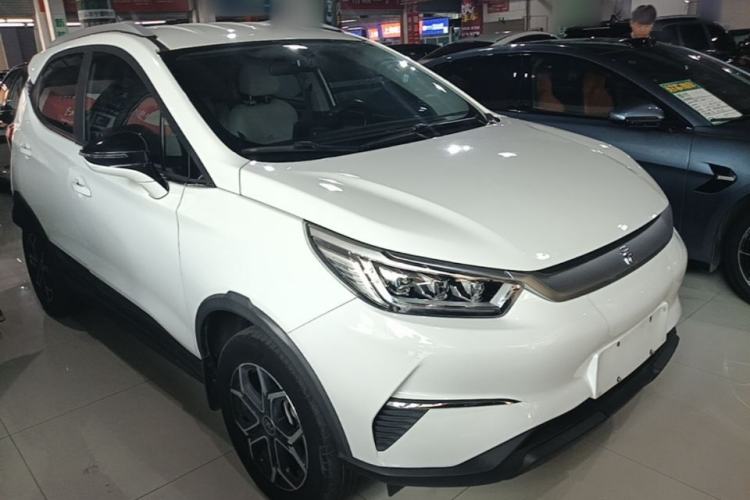 Used BYD Yuan Pro 2021 401 km Luxury Version Front Right 45 Deg