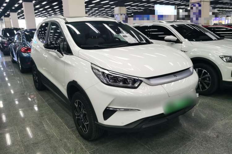 Used BYD Yuan Pro 2021 401 km Deluxe Version Front Right 45 Deg
