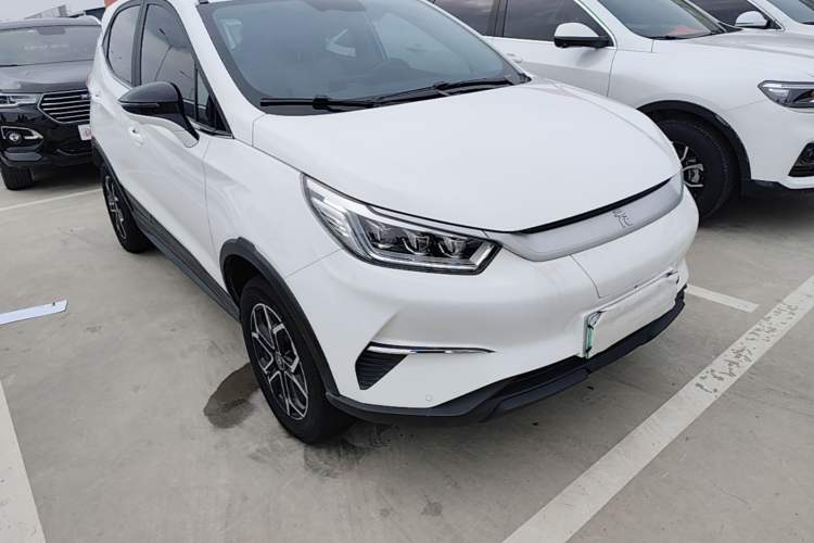 Used BYD Yuan Pro 2021 401 km Deluxe Version Front Right 45 Deg