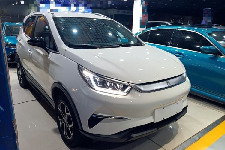 Used BYD Yuan Pro 2021 401 km Luxury Version Front Right 45 Deg