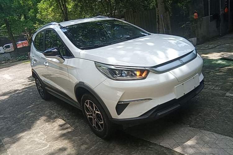Used BYD Yuan Pro 2021 401 km Luxury Version Front Right 45 Deg