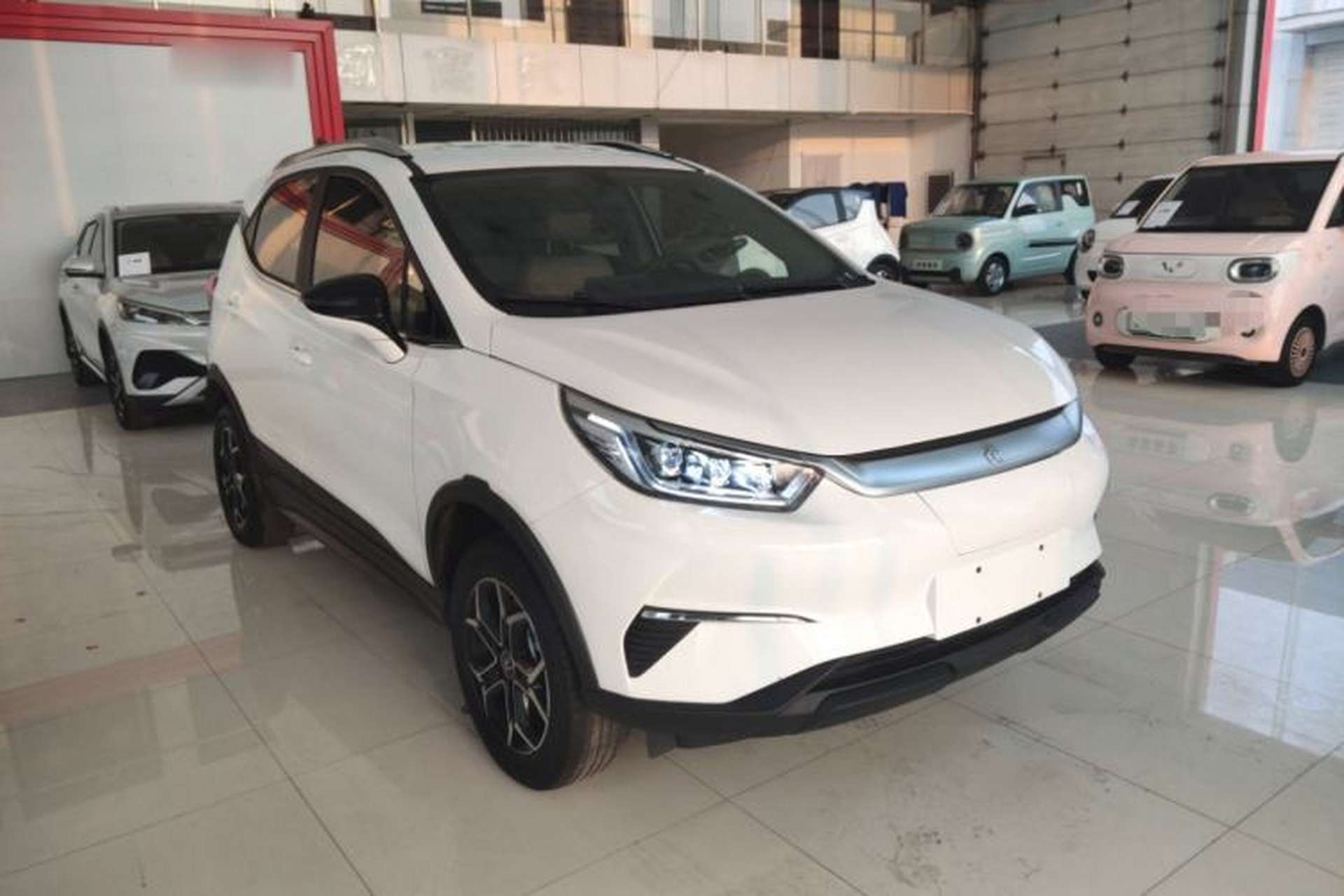 Used BYD Yuan Pro 2021 401 km Luxury Version Front Right 45 Deg