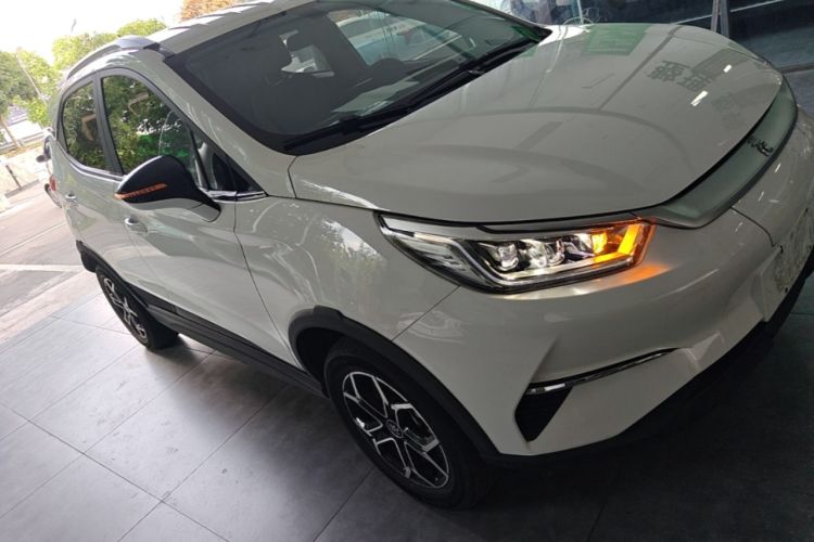 Used BYD Yuan Pro 2021 401 km Luxury Version Front Right 45 Deg