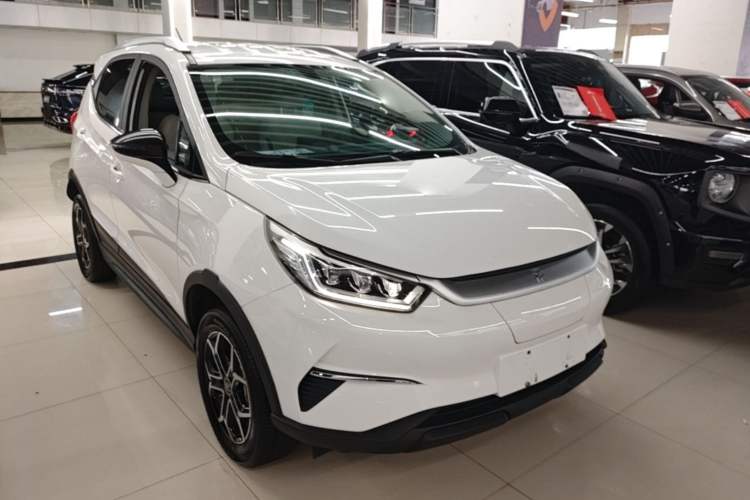 Used BYD Yuan Pro 2021 401 km Luxury Version Front Right 45 Deg