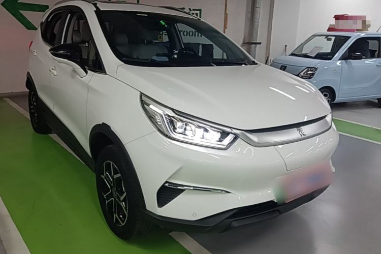 Used BYD Yuan Pro 2021 401 km Deluxe Version Front Right 45 Deg