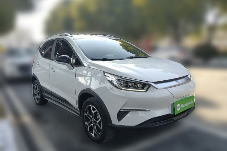Used BYD Yuan Pro 2021 401 km Luxury Version Front Right 45 Deg