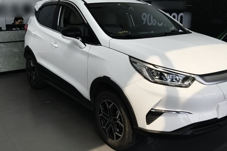 Used BYD Yuan Pro 2021 401 km Luxury Version Front Right 45 Deg