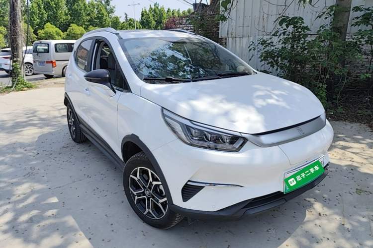 Used BYD Yuan Pro 2021 401 km Deluxe Version Front Right 45 Deg