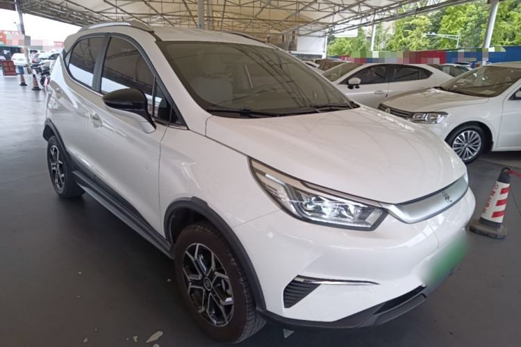 Used BYD Yuan Pro 2021 401 km Luxury Version Front Right 45 Deg