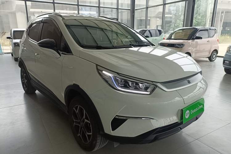 Used BYD Yuan Pro 2021 401 km Luxury Version Front Right 45 Deg