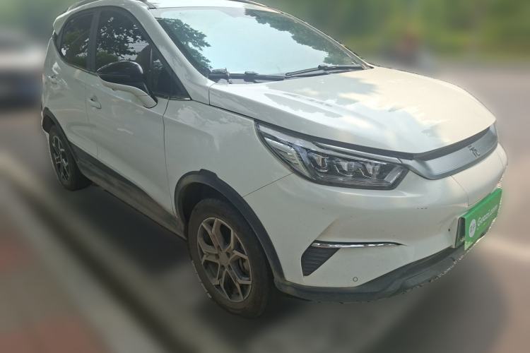 Used BYD Yuan Pro 2021 401 km Deluxe Version Front Right 45 Deg