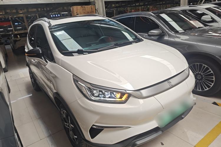 Used BYD Yuan Pro 2021 401 km Deluxe Version Front Right 45 Deg