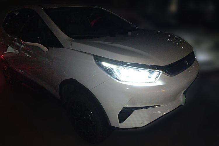 Used BYD Yuan Pro 2021 401 km Deluxe Version Front Right 45 Deg