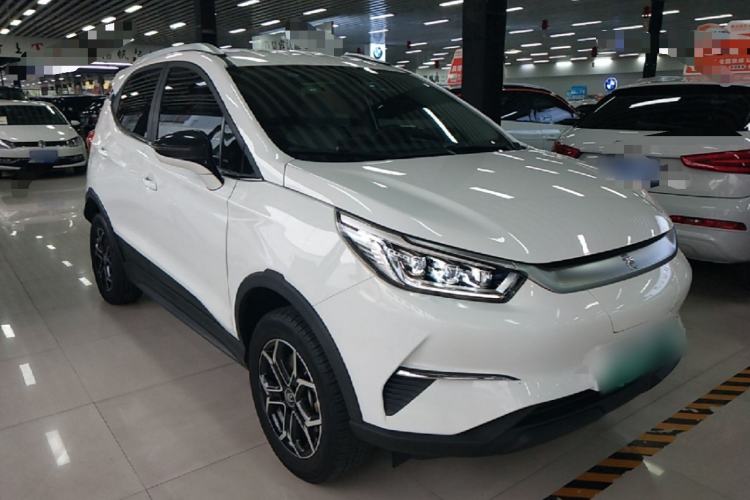 Used BYD Yuan Pro 2021 401 km Luxury Version Front Right 45 Deg