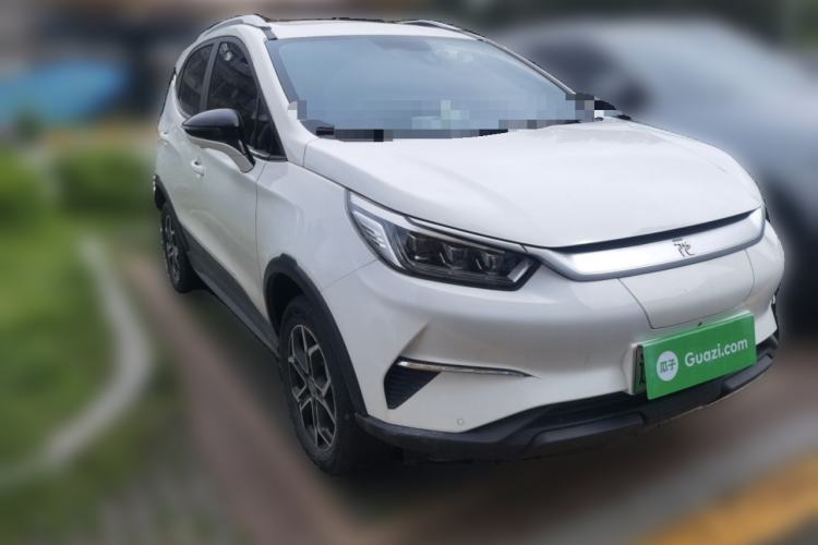 Used BYD Yuan Pro 2021 401 km Deluxe Version Front Right 45 Deg