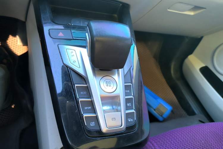 Used BYD Yuan Pro 2021 401 km Deluxe Version Gear Lever