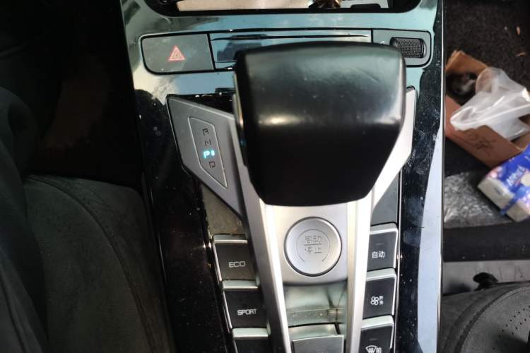 Used BYD Yuan Pro 2021 "Love for a Lifetime" Edition Gear Lever