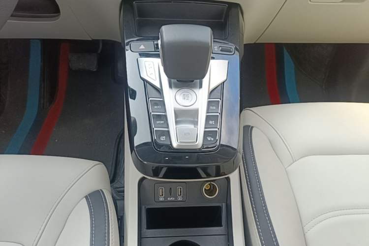 Used BYD Yuan Pro 2021 401 km Deluxe Version Gear Lever